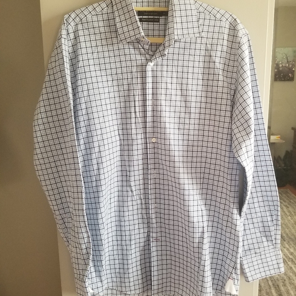 Men's Dress Button-Up Shirt - Size M - Picture 2 of 5